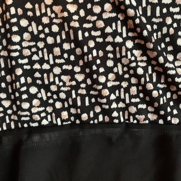 Notations Petite PXL Top - Picture 4 of 4